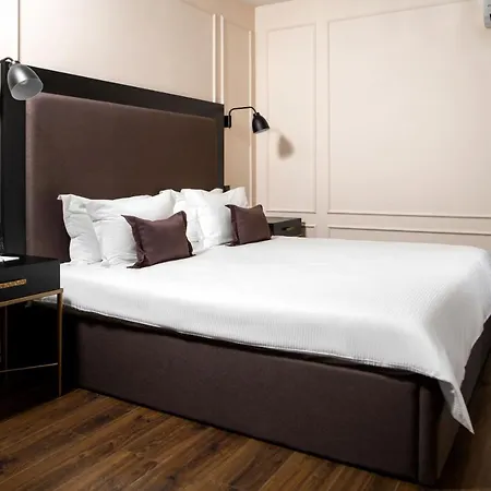 De Paris Aparthotel Kyiv