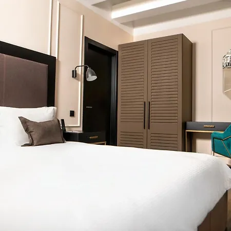 De Paris 3* Kyiv